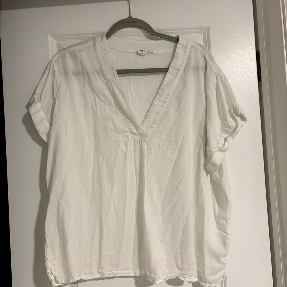 GAP White V-Neck Blouse size XL